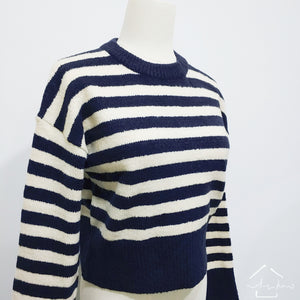 T1037 Crop stripped knit top